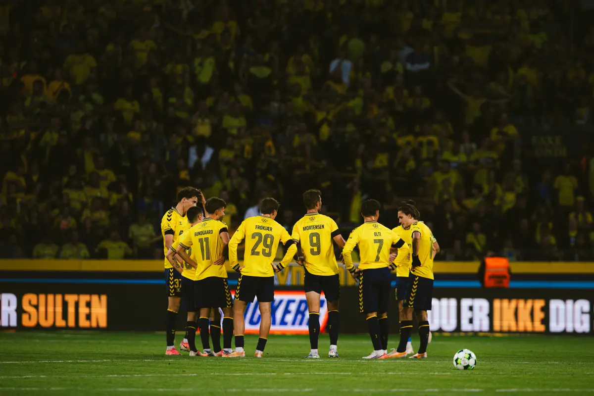 The squad away against FC Midtjylland